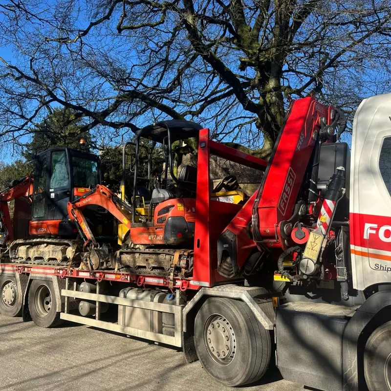 Hauling Heavy Plant