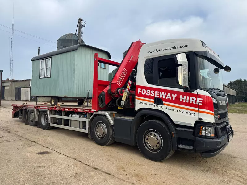 Haulage company for shepherd's hut